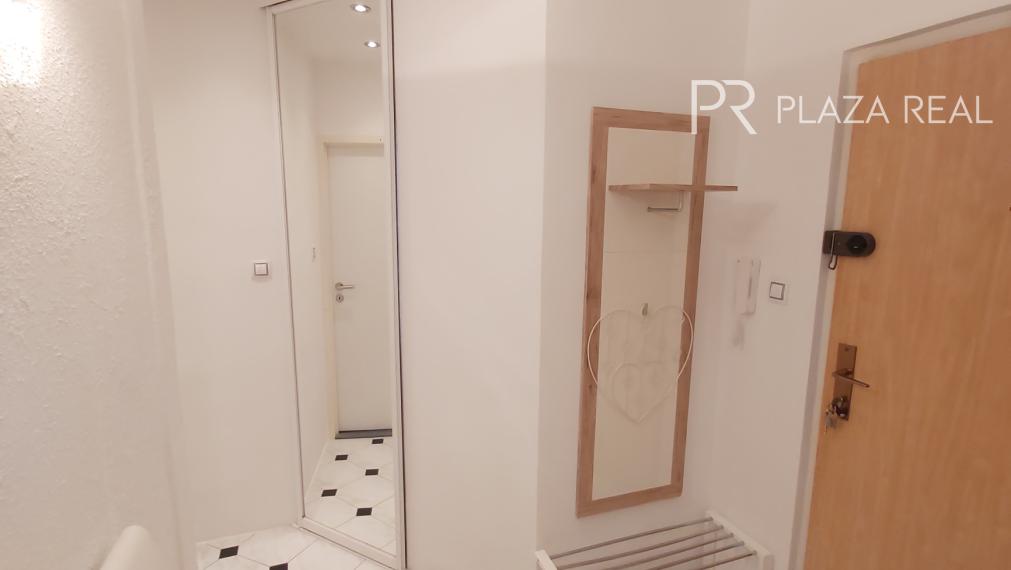 Predaj 3 izbového slnečného výnimočného bytu s vlastnou TERASOU a loggiou na ulici L. Fullu v Karlovej vsi. 150m2 byt+terasa+loggia