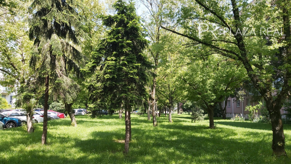 3 izbový byt výnimočný loggiou aj balkónom vo výbornej lokalite - Zálužická ul., Ružinov, Bratislava II