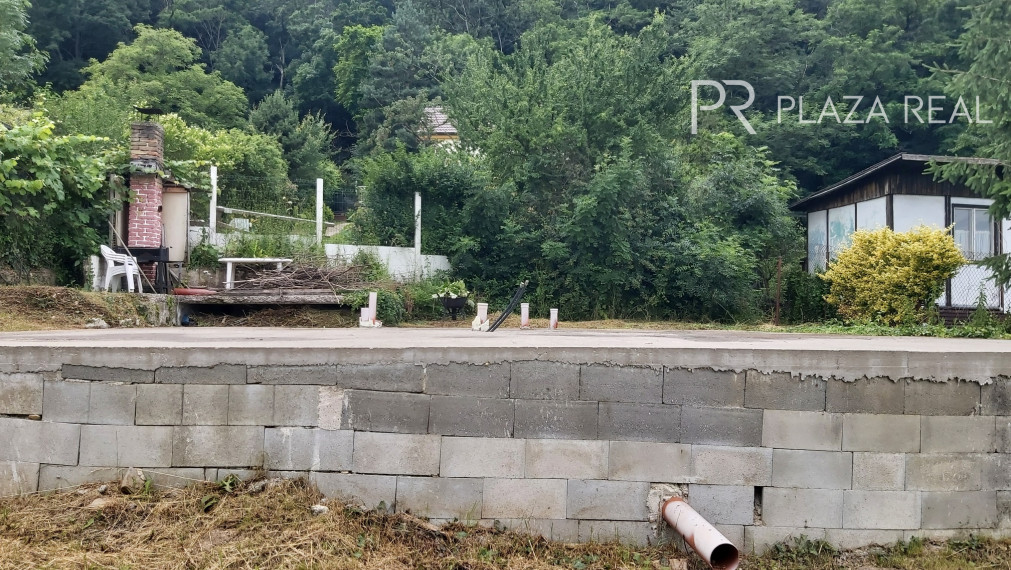 REZERVOVANÝ  POZEMOK NA PREDAJ BRATISLAVA IV.+STAVEBNÉ POVOLENIE+PROJEKT BUNGALOV