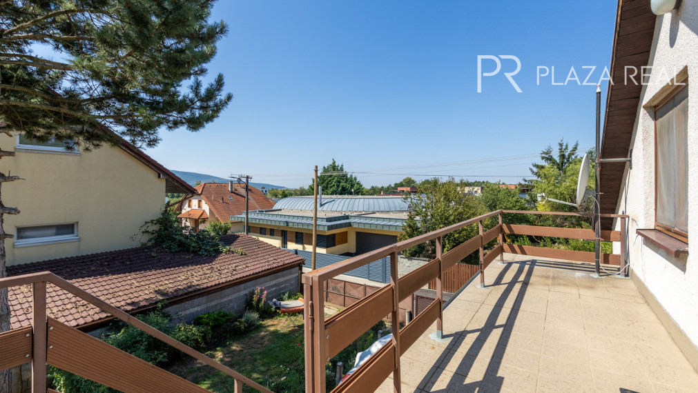 Predaj 5-izbového dvojpodlažného domu s garážou, pozemok 443 m2,  Bratislava-Záhorská Bystrica, Donská 99
