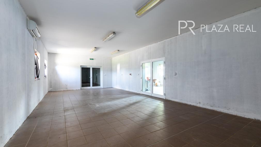 Predaj pozemku a budovy s apartmánmi, 5457 m2, Pravenec, Prievidza