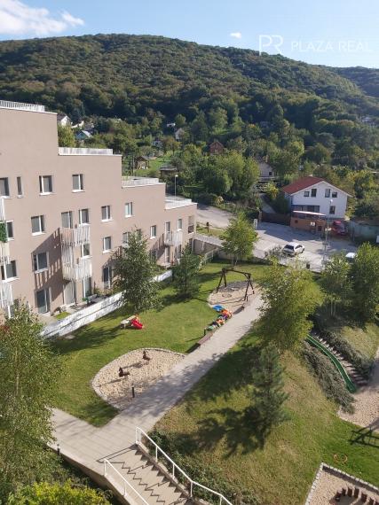 PREDAJ: 1,5-izbový byt, v NOVOSTAVBE, balkón s výhľadom na les