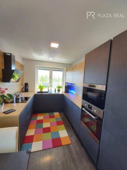 REZERVOVANÉ NOVOSTAVBA 4 izbový rodinný dom v Malom Raji  ponúka súkromie v tichej ulici