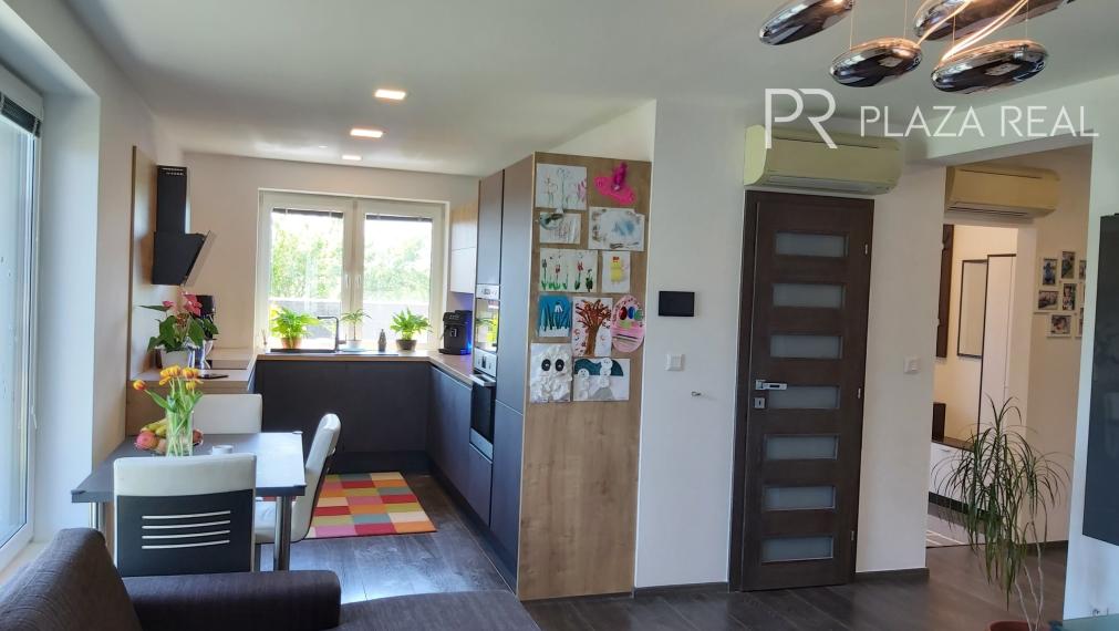 REZERVOVANÉ NOVOSTAVBA 4 izbový rodinný dom v Malom Raji  ponúka súkromie v tichej ulici