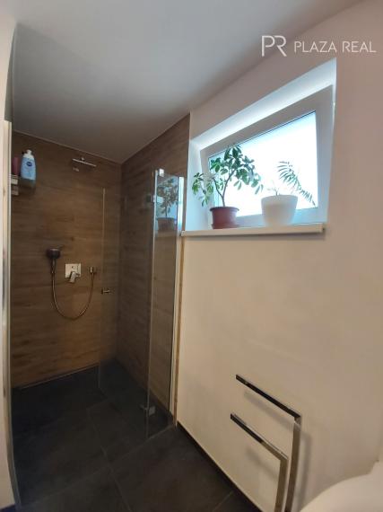 REZERVOVANÉ NOVOSTAVBA 4 izbový rodinný dom v Malom Raji  ponúka súkromie v tichej ulici