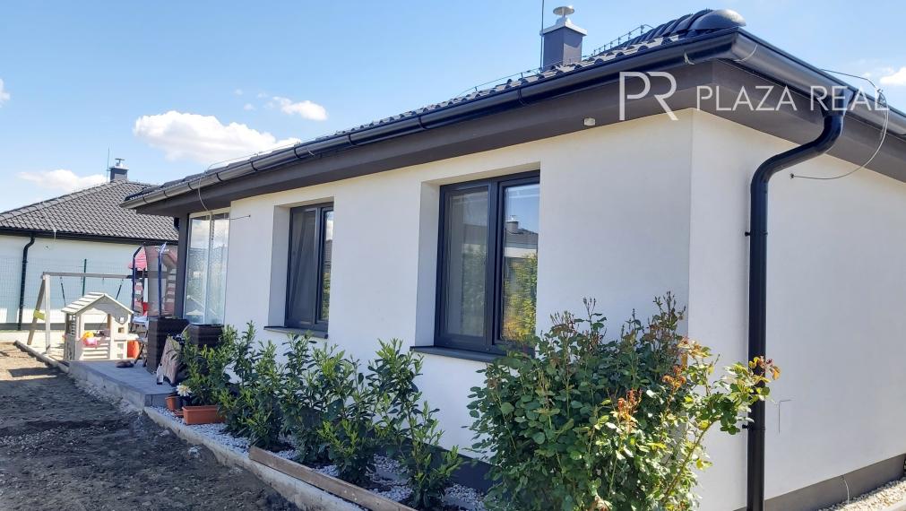 REZERVOVANÉ NOVOSTAVBA 4 izbový rodinný dom v Malom Raji  ponúka súkromie v tichej ulici