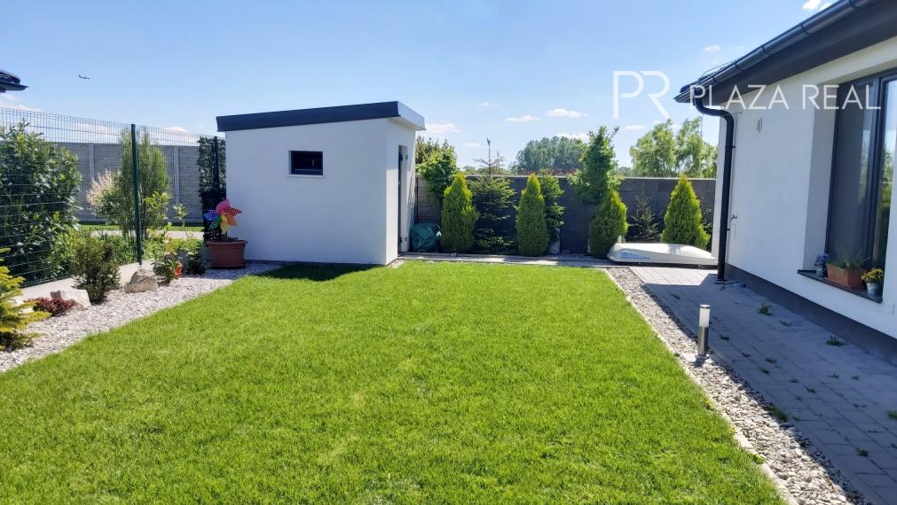 REZERVOVANÉ NOVOSTAVBA 4 izbový rodinný dom v Malom Raji  ponúka súkromie v tichej ulici