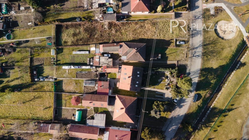 Lozorno - predaj 6-izbového rodinného domu s veľkou záhradou a garážou, 1119 m2.  REZERVOVANÉ