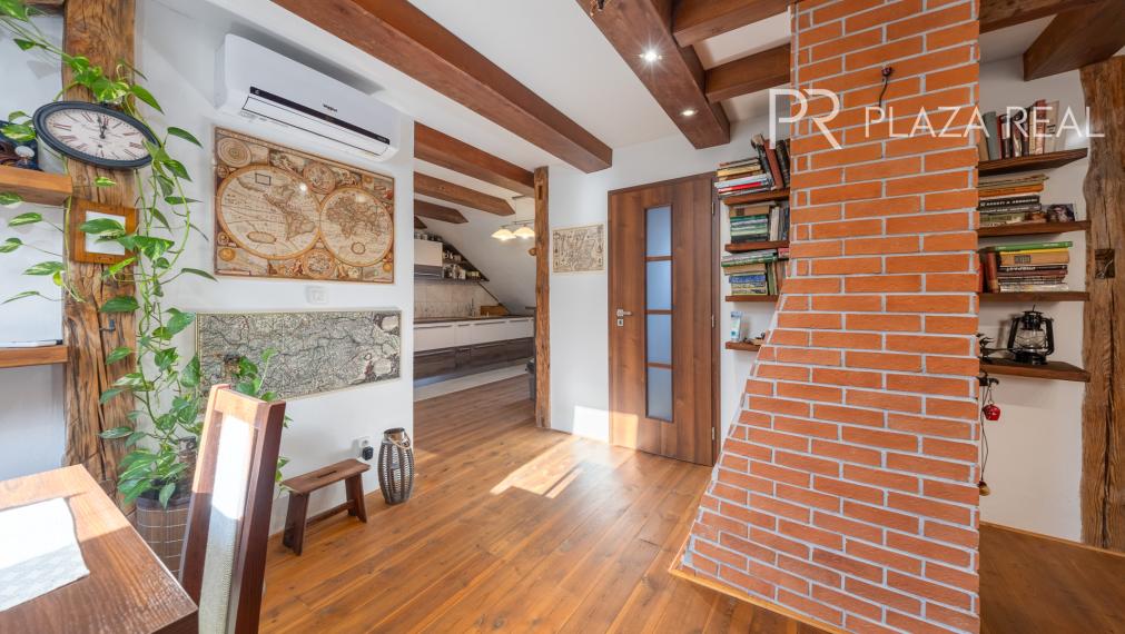 Lozorno - predaj 6-izbového rodinného domu s veľkou záhradou a garážou, 1119 m2.  REZERVOVANÉ