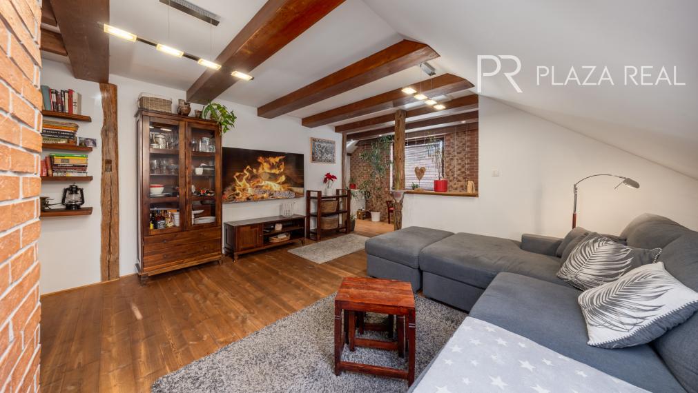 Lozorno - predaj 6-izbového rodinného domu s veľkou záhradou a garážou, 1119 m2.  REZERVOVANÉ