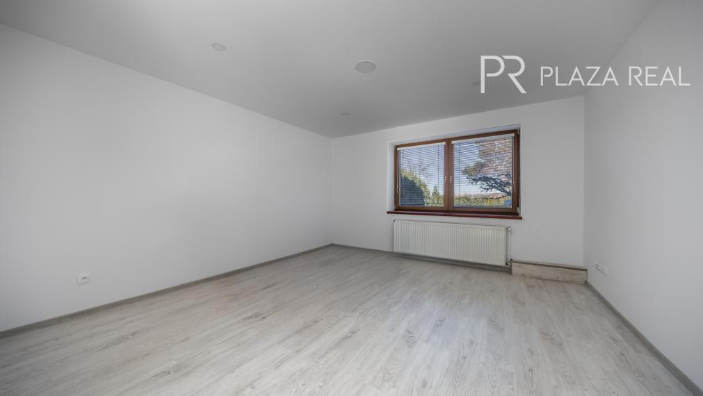 Lozorno - predaj 6-izbového rodinného domu s veľkou záhradou a garážou, 1119 m2.  REZERVOVANÉ