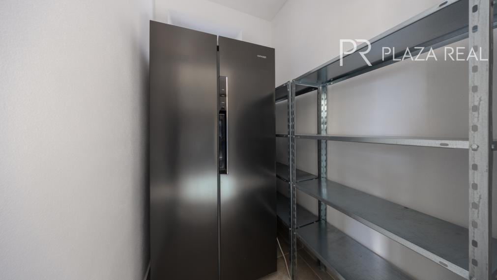 Lozorno - predaj 6-izbového rodinného domu s veľkou záhradou a garážou, 1119 m2.  REZERVOVANÉ