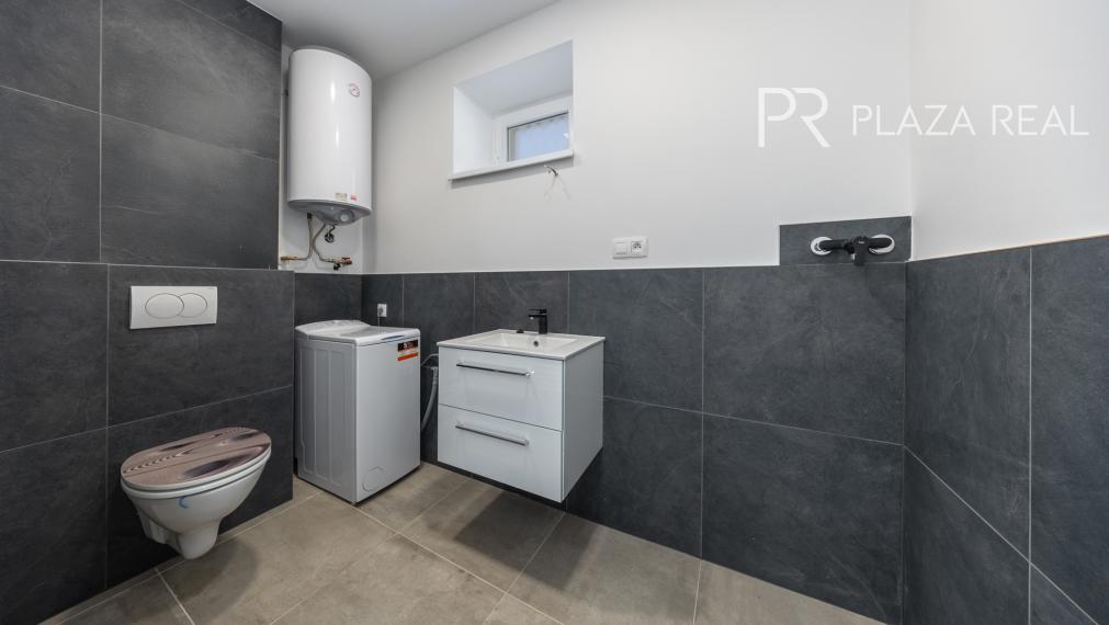 Lozorno - predaj 6-izbového rodinného domu s veľkou záhradou a garážou, 1119 m2.  REZERVOVANÉ