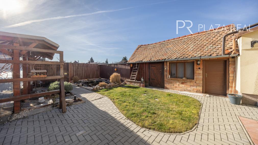 Lozorno - predaj 6-izbového rodinného domu s veľkou záhradou a garážou, 1119 m2.  REZERVOVANÉ