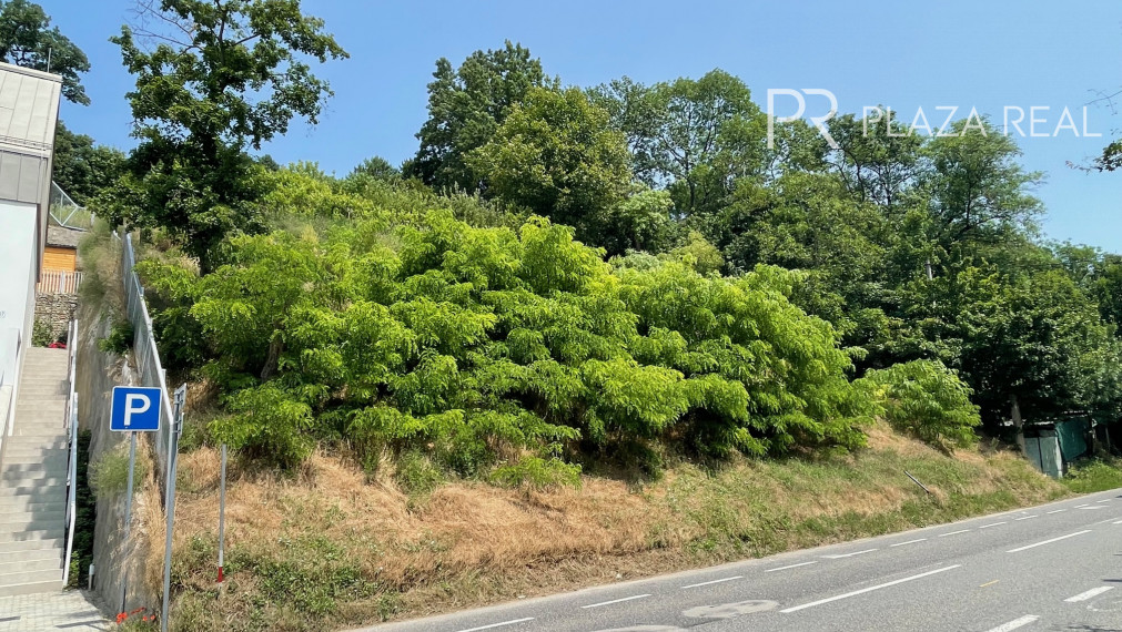 Slnečný pozemok veľkorysých rozmerov - Devínska cesta, časť Zlaté schody.