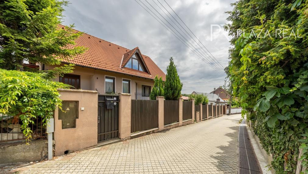 Predaj 6-izbového domu v BA- Záhorskej Bystrici, ulica Na Vlkovkách 6