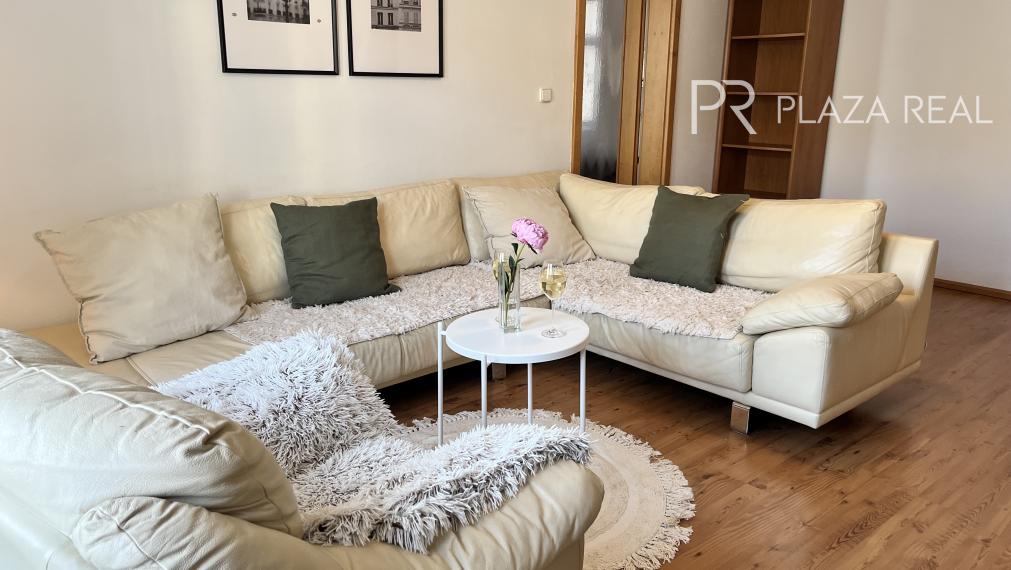 PRENÁJOM - Krásny 2 izbový veľký byt v centre mesta - Medená