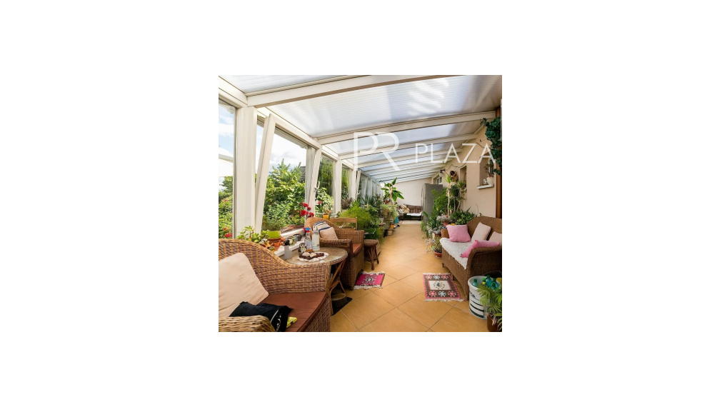 PREDAJ - 2 generačný RD vo Vajnoroch na  veľkom pozemku