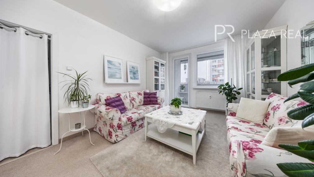 REZERVOVANÉ. Predaj 3-izbový slnečný byt s loggiou, 3. poschodie, 70 m2, Toryská ul.č.9, Bratislava-Vrakuňa