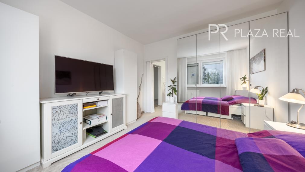 REZERVOVANÉ. Predaj 3-izbový slnečný byt s loggiou, 3. poschodie, 70 m2, Toryská ul.č.9, Bratislava-Vrakuňa