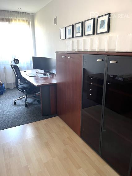 PREDAJ - Krásny priestranný rodinný dom vo Vajnoroch s veľkým pozemkom