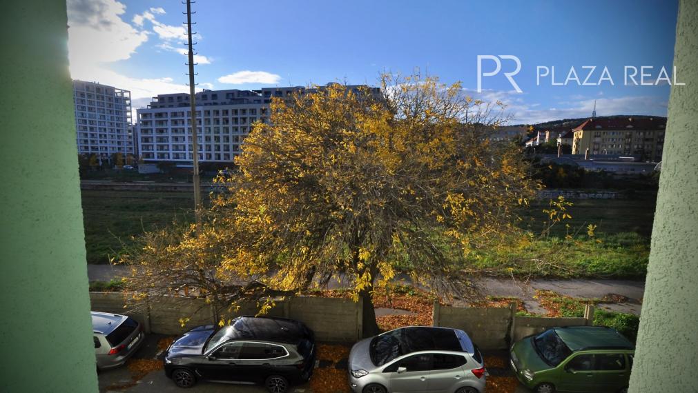 Prenájom - 2. izbový byt, Nové Mesto, Česká ul., útulný, širšie centrum.