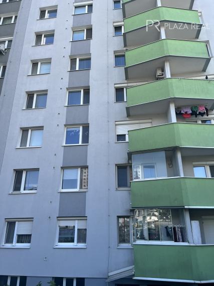 PREDAJ - Pekný priestranný byt vo výbornej lokalite - Beniakova ulica