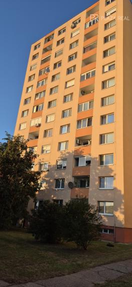 PREDAJ 3izbový slnečný priestranný byt - Bratislava Podunajské Biskupice