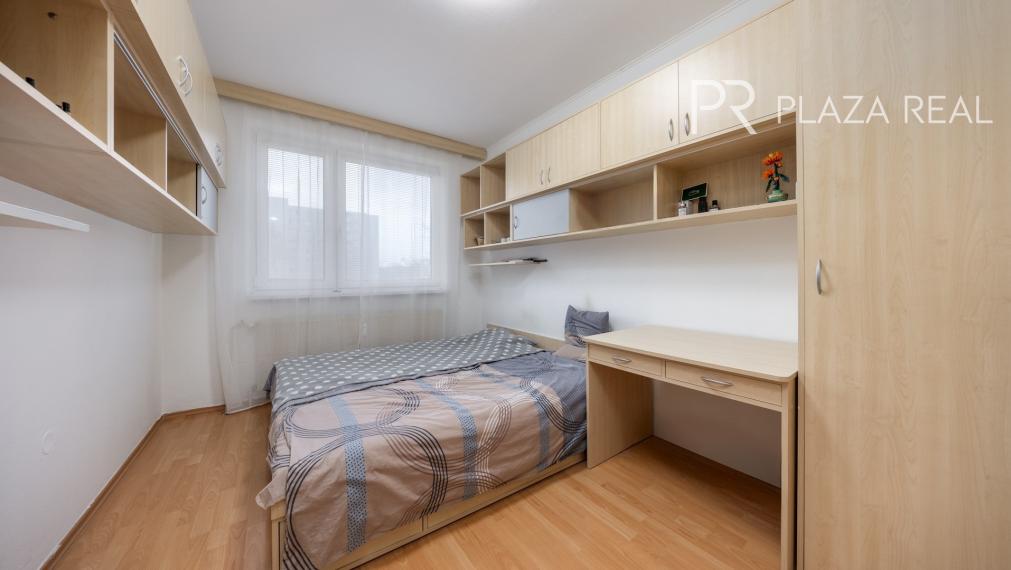 Predaj - 3-izbový svetlý byt, 64 m2, loggia 5m2, Matejkova ulica, Bratislava - Dlhé Diely