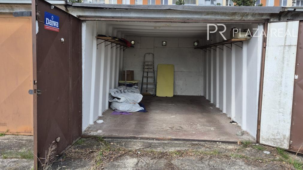 NA PREDAJ Garáž v Rači.