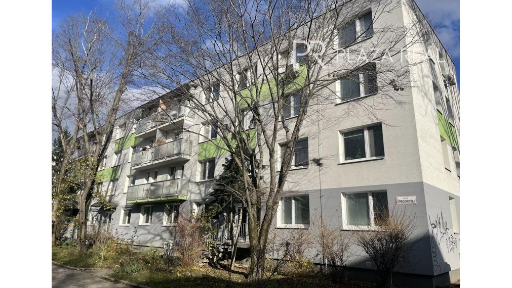 PREDAJ -  pekný, útulný 3 izb. byt v tichej zelenej časti Ružinova