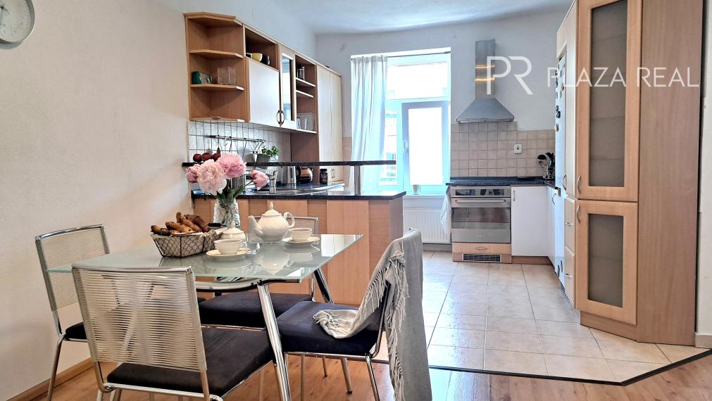 PRENÁJOM - Krásny 2 izbový veľký byt v centre mesta - Medená