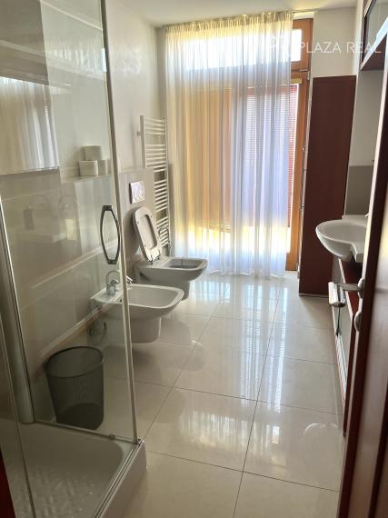 PREDAJ - Krásny rodinný dom vo Vajnoroch s veľkým pozemkom