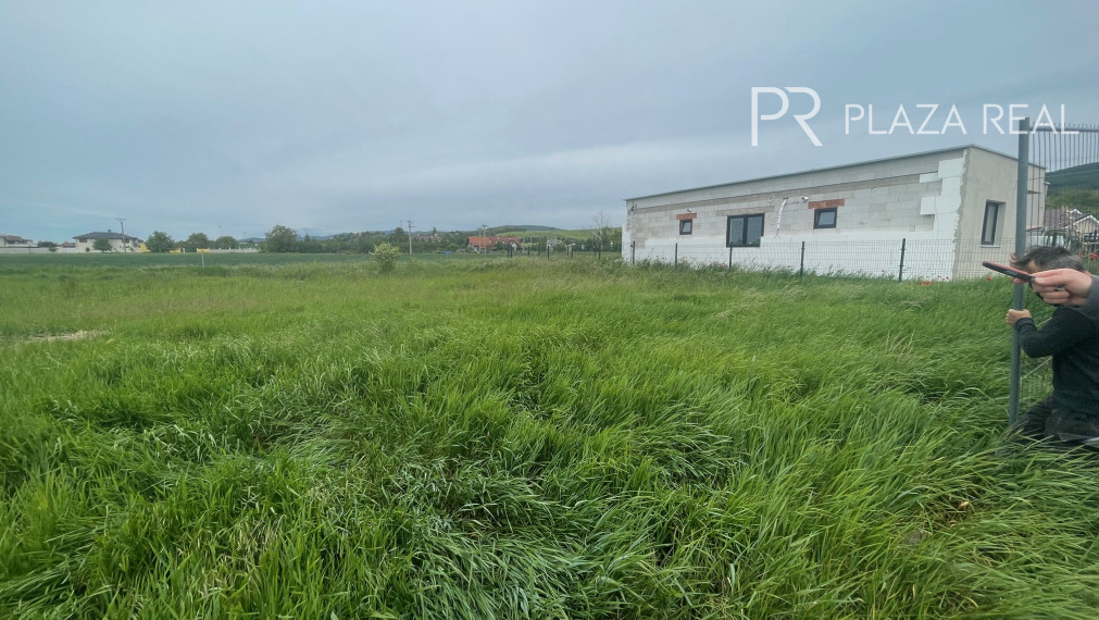 Slnečný pozemok - obec Banka, Piešťany