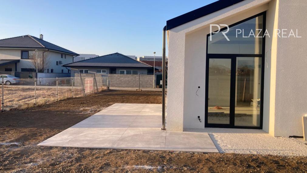 Banka ( Piešťany ), Predaj RD - holodom