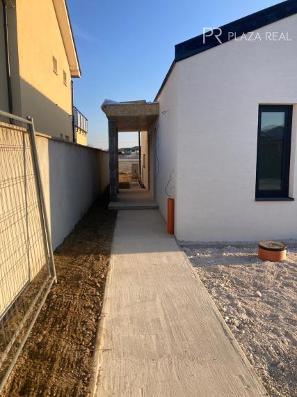 Banka ( Piešťany ), Predaj RD - holodom