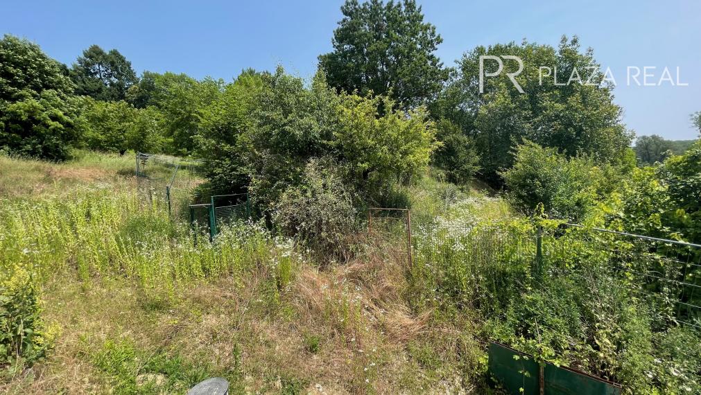 Slnečný pozemok veľkorysých rozmerov - Devínska cesta, časť Zlaté schody.