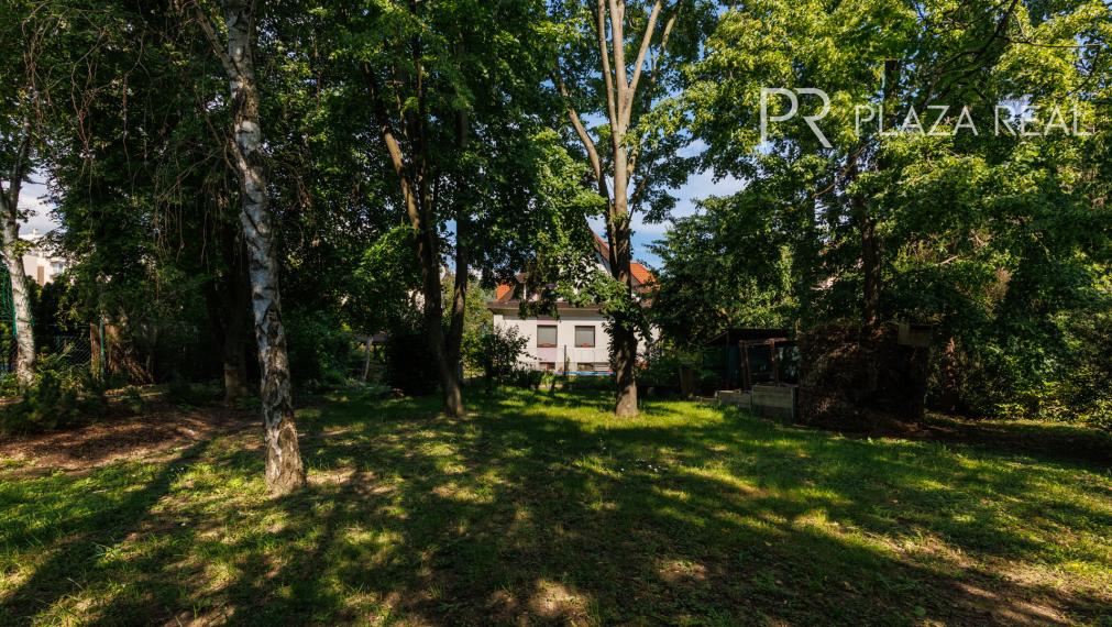 PREDAJ- priestranný rodinný dom s pekným pozemkom na Malodunajskej ul., BA-Vrakuňa