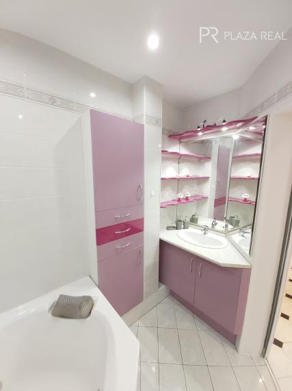 Predaj 3 izbového slnečného výnimočného bytu s vlastnou TERASOU a loggiou na ulici L. Fullu v Karlovej vsi. 150m2 byt+terasa+loggia