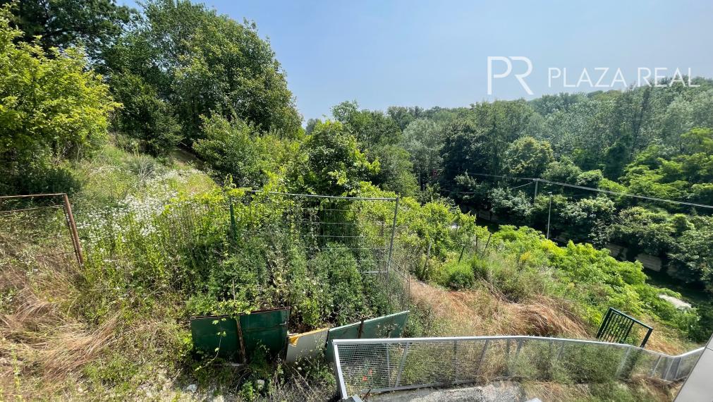 Slnečný pozemok veľkorysých rozmerov - Devínska cesta, časť Zlaté schody.