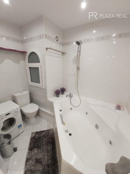 Predaj 3 izbového slnečného výnimočného bytu s vlastnou TERASOU a loggiou na ulici L. Fullu v Karlovej vsi. 150m2 byt+terasa+loggia