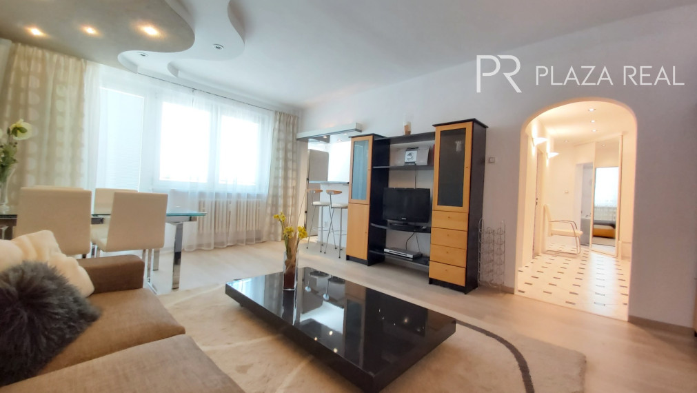 Predaj 3 izbového slnečného výnimočného bytu s vlastnou TERASOU a loggiou na ulici L. Fullu v Karlovej vsi. 150m2 byt+terasa+loggia