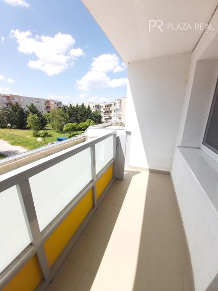 Predaj 3 izbového slnečného výnimočného bytu s vlastnou TERASOU a loggiou na ulici L. Fullu v Karlovej vsi. 80m2 byt+terasa 80m2+loggia6m2