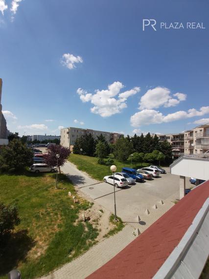 Predaj 3 izbového slnečného výnimočného bytu s vlastnou TERASOU a loggiou na ulici L. Fullu v Karlovej vsi. 80m2 byt+terasa 80m2+loggia6m2