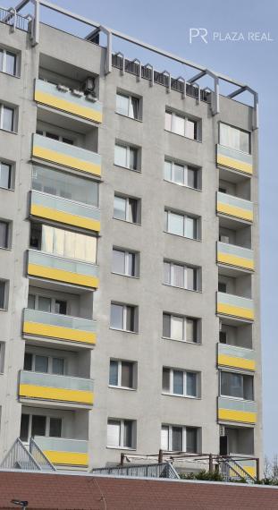 Predaj 3 izbového slnečného výnimočného bytu s vlastnou TERASOU a loggiou na ulici L. Fullu v Karlovej vsi. 80m2 byt+terasa 80m2+loggia6m2