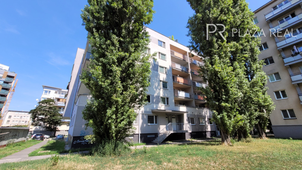 PRENÁJOM- 2 izb. byt s loggiou na Haburskej ul., BA-Ruzinov