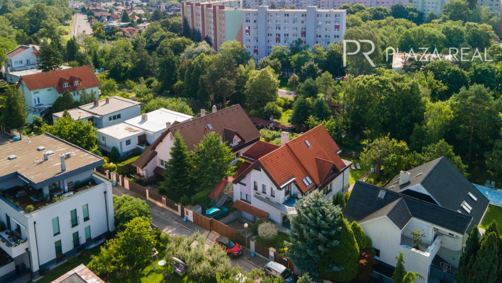 PREDAJ- priestranný RD s krásnym pozemkom v BA- Vrakuňa