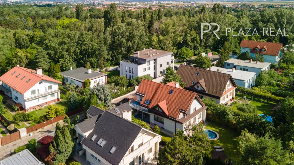 PREDAJ- priestranný RD s krásnym pozemkom v BA- Vrakuňa