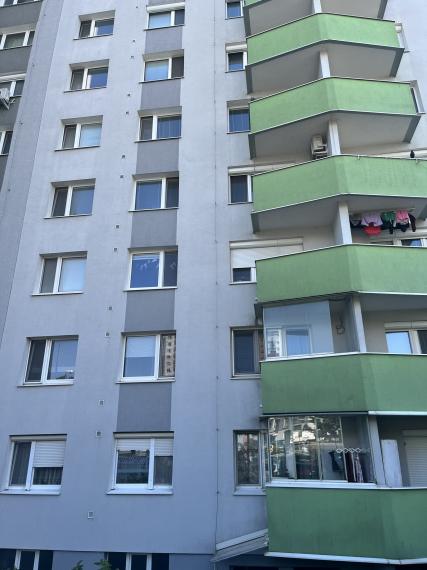 PREDAJ - Pekný veľký byt na Dlhých Dieloch - Beniakova