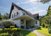 PREDAJ- priestranný RD s krásnym pozemkom v BA- Vrakuňa - fotografia 1